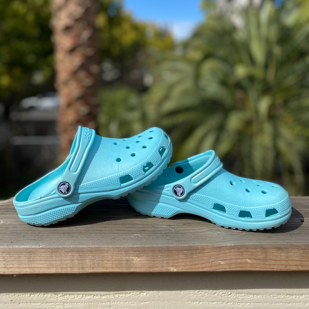 Crocs (light blue)